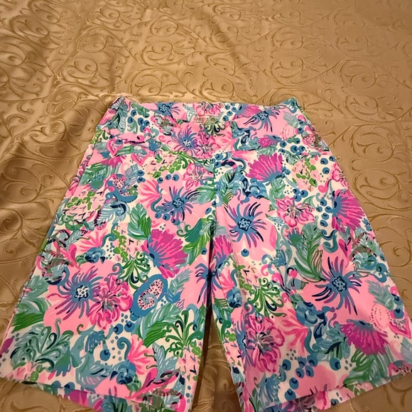 Lily Pulitzer luxletic Bermuda shorts - Picture 5 of 7